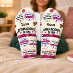 Afirmaciones de una cabrona chingona con tu nombre — Calcetines personalizados para ella