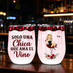 Entre risas y vino, con tu nombre y personaje – Regalo para amantes del vino – Vaso térmico personalizado